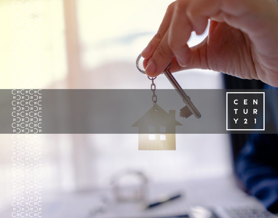 century21-real-estate-key-handover-1 (1)
